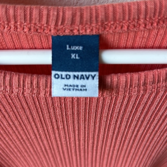 Old Navy ribbed tank top - Picture 2 of 3